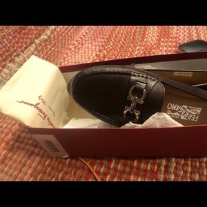 Never Worn Womens Brown Ferragamo Flats